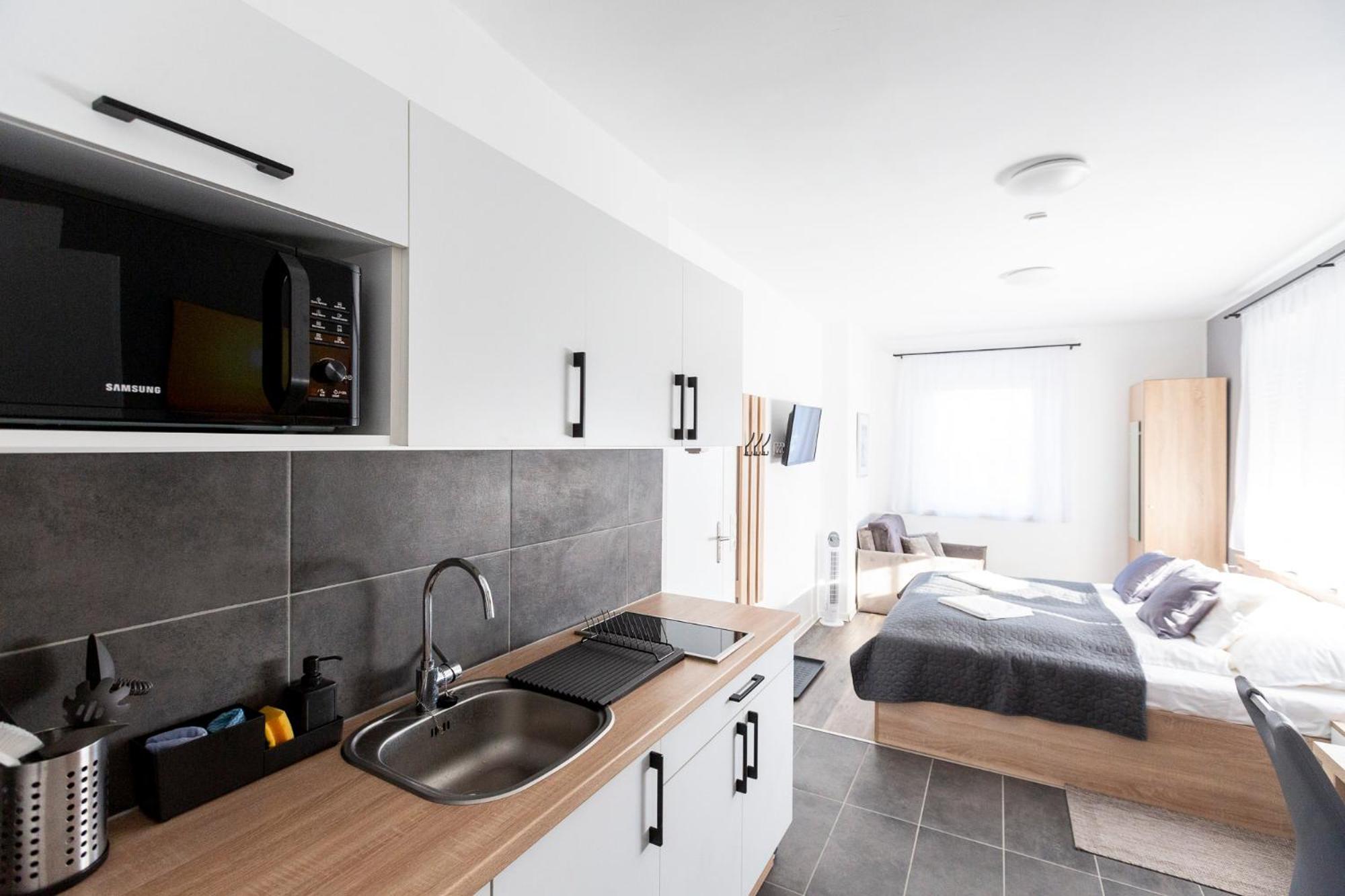Horvath Apartman Fertod Ngoại thất bức ảnh