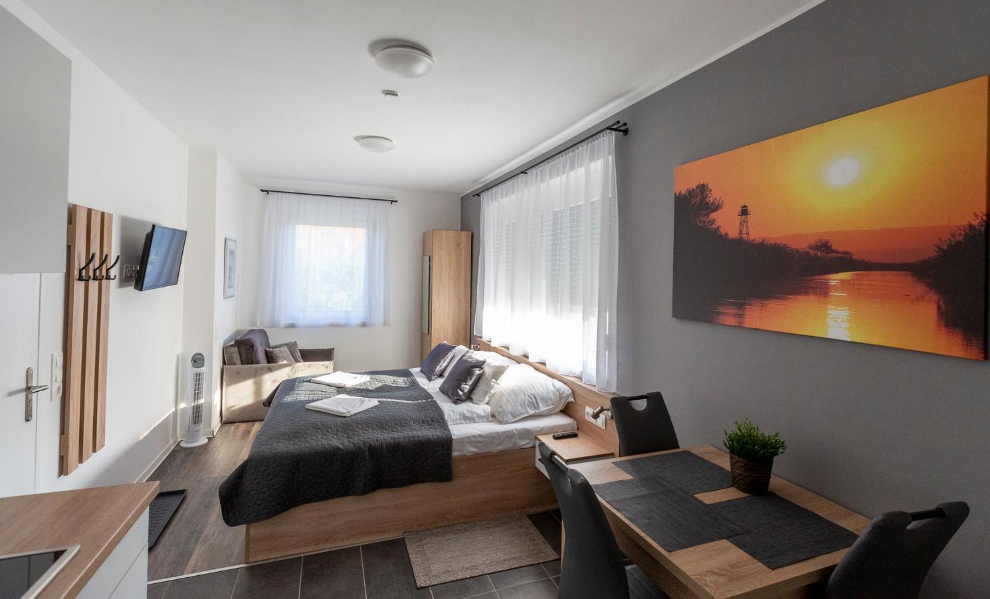Horvath Apartman Fertod Ngoại thất bức ảnh