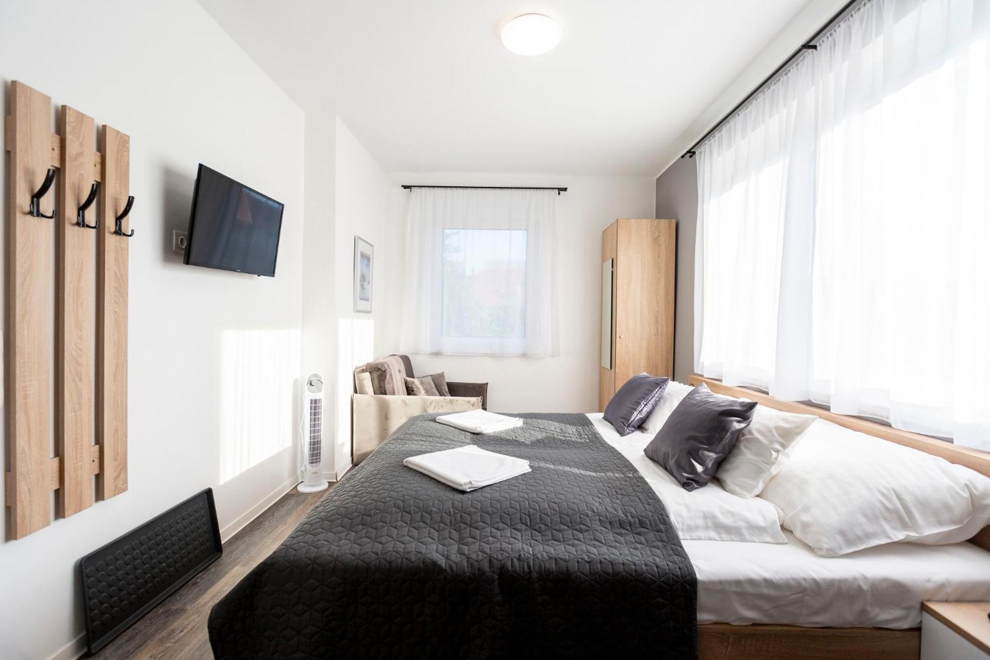 Horvath Apartman Fertod Ngoại thất bức ảnh