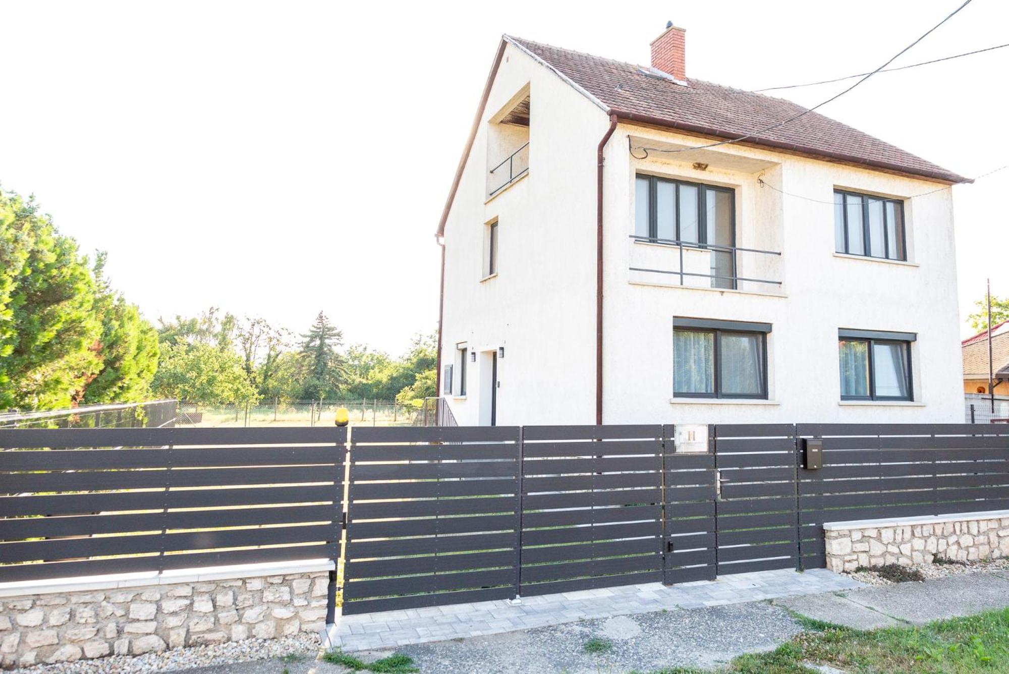 Horvath Apartman Fertod Ngoại thất bức ảnh
