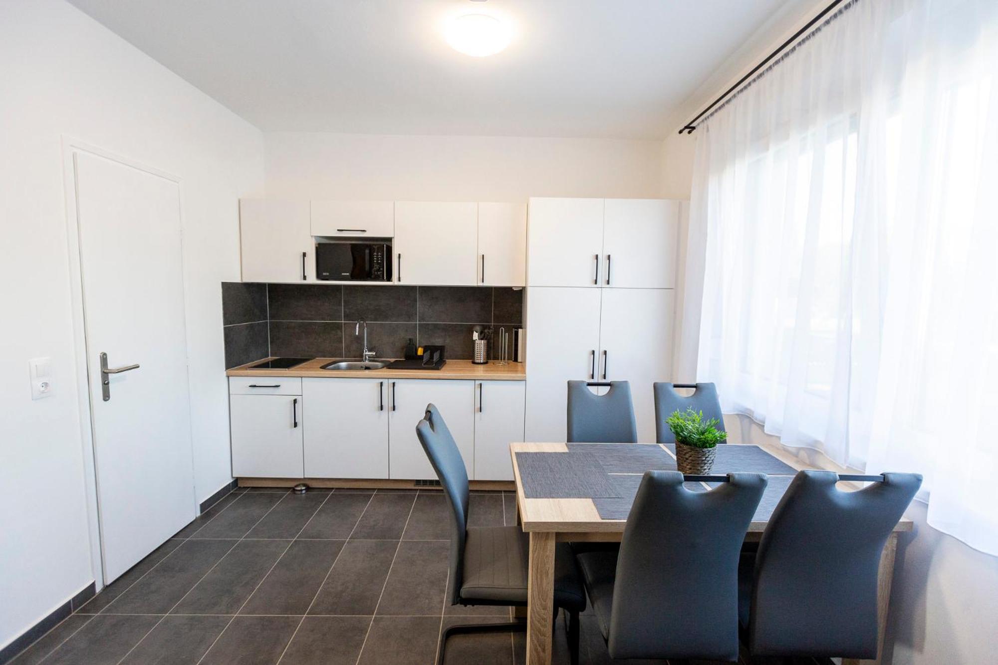 Horvath Apartman Fertod Ngoại thất bức ảnh